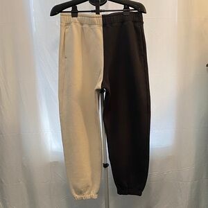 Hollister Women's Ultra High-Rise Fleece Dad Joggers 
Color Block